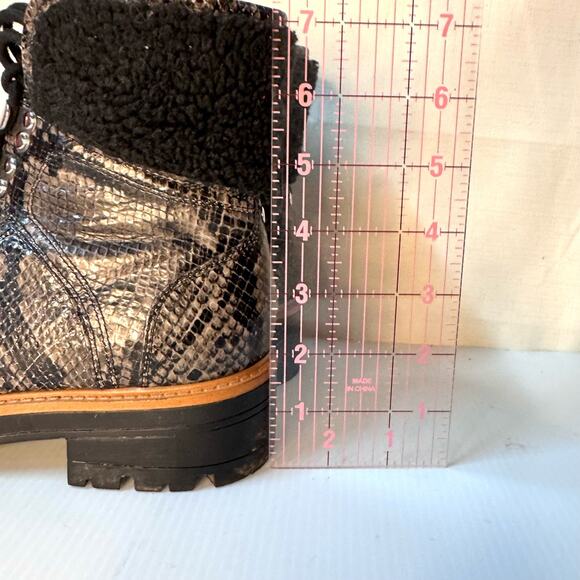 MARC FISHER Isalia 2 Combat Boots Size 8‎ Faux Snake Skin Fleece Lace Up Winter - Picture 10 of 10